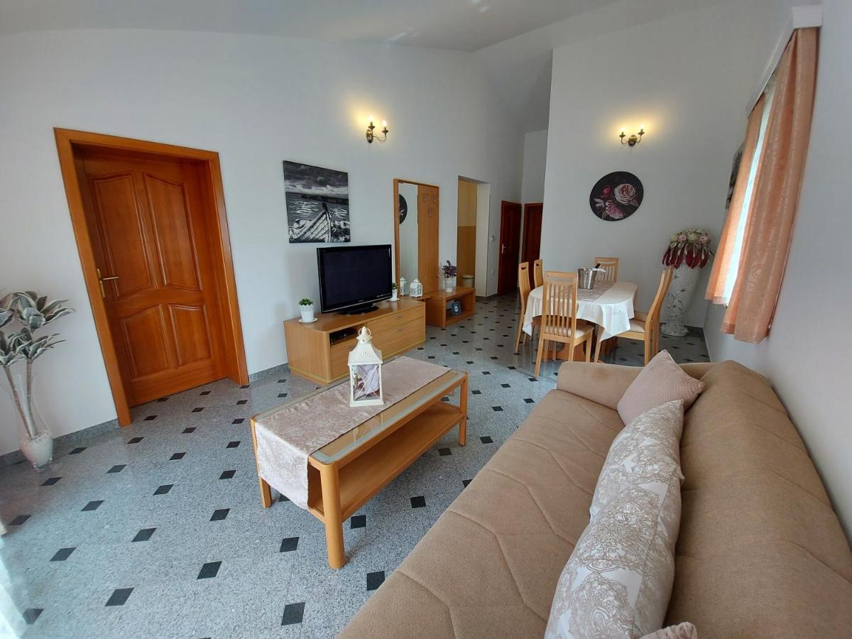 Apartments Palic Baska  Bagian luar foto
